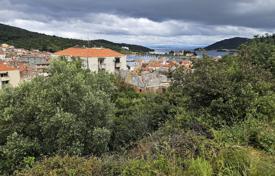 Grundstück auf Vis, Kroatien. 245 000 €