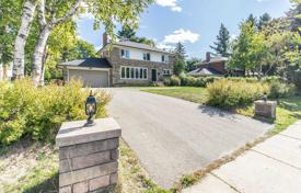 3-zimmer haus in der stadt in Etobicoke, Kanada. C$1 897 000