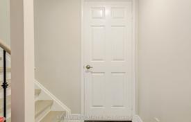 8-zimmer haus in der stadt in Scarborough, Kanada. C$1 743 000