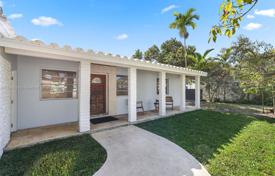 3-zimmer haus in der stadt 156 m² in Miami, Vereinigte Staaten. $915 000