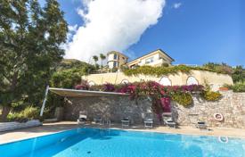 Villa – Taormina, Sizilien, Italien. 9 200 €  pro Woche