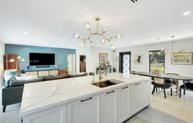 Haus in der Stadt – Coral Gables, Florida, Vereinigte Staaten. $2 300 000
