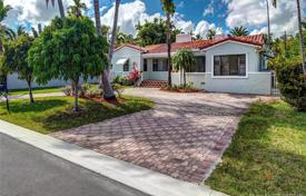 6-zimmer einfamilienhaus 280 m² in Miami Beach, Vereinigte Staaten. $1 750 000