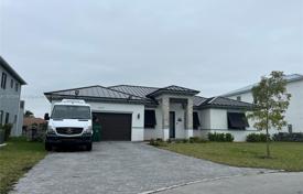 4-zimmer haus in der stadt 271 m² in Miami, Vereinigte Staaten. $940 000
