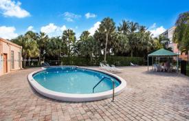 Eigentumswohnung – Hallandale Beach, Florida, Vereinigte Staaten. $285 000