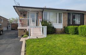 9-zimmer stadthaus in North York, Kanada. C$1 223 000