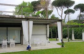 Villa – Forte dei Marmi, Toskana, Italien. 4 500 €  pro Woche