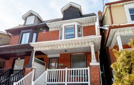 Stadthaus – Dufferin Street, Toronto, Ontario,  Kanada. C$1 191 000