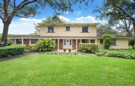 Villa – Pinecrest, Florida, Vereinigte Staaten. 1 373 000 €