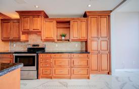 7-zimmer wohnung in Scarborough, Kanada. C$938 000