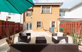 3-zimmer stadthaus 186 m² in West End, Vereinigte Staaten. $558 000