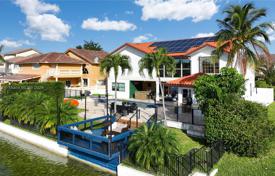 Haus in der Stadt – Hialeah, Florida, Vereinigte Staaten. $1 849 000