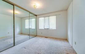 10-zimmer haus in der stadt in Etobicoke, Kanada. C$1 952 000