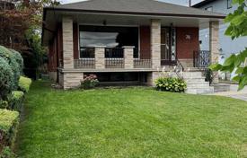 10-zimmer haus in der stadt in Scarborough, Kanada. C$1 818 000