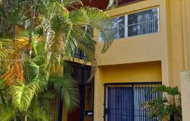 Haus in der Stadt – West End, Miami, Florida,  Vereinigte Staaten. $387 000