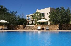 Villa – Ibiza, Balearen, Spanien. 7 900 €  pro Woche