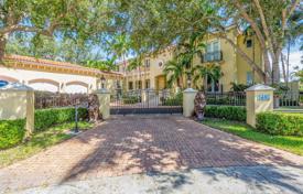 Villa – Coral Gables, Florida, Vereinigte Staaten. 2 485 000 €