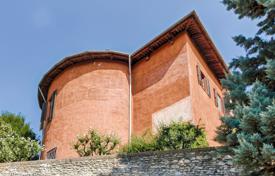 Schloss – Cuneo, Piedmont, Italien. 2 100 000 €