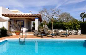 Villa – Ibiza, Balearen, Spanien. 3 300 €  pro Woche