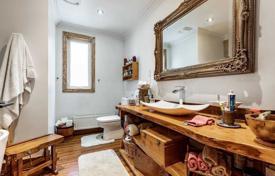 12-zimmer haus in der stadt in North York, Kanada. C$1 950 000