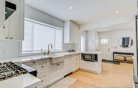 8-zimmer haus in der stadt in North York, Kanada. C$1 839 000