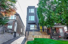 Haus in der Stadt – York, Toronto, Ontario,  Kanada. C$1 496 000