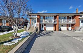 9-zimmer stadthaus in North York, Kanada. C$1 259 000