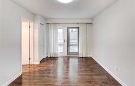 14-zimmer haus in der stadt in Etobicoke, Kanada. C$2 461 000