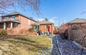 4-zimmer haus in der stadt in Etobicoke, Kanada. C$1 804 000