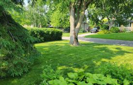 9-zimmer haus in der stadt in Scarborough, Kanada. C$1 297 000