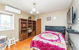 11-zimmer haus in der stadt in North York, Kanada. C$1 817 000