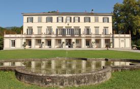 24-zimmer villa 1350 m² in Lucca, Italien. Price on request