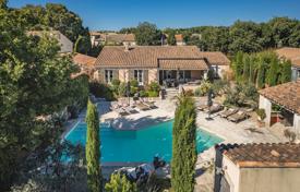 Einfamilienhaus – Saint-Rémy-de-Provence, Bouches-du-Rhône, Provence-Alpes-Côte d'Azur,  Frankreich. 1 450 000 €