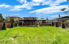 10-zimmer haus in der stadt in North York, Kanada. C$2 170 000