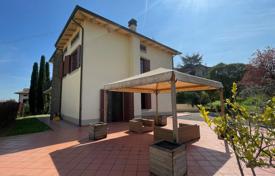 5-zimmer villa 450 m² in Quarrata, Italien. 1 200 000 €