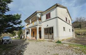 11-zimmer haus in der stadt 396 m² in Lupoglav, Kroatien. 440 000 €