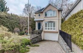 3-zimmer haus in der stadt in East York, Kanada. C$2 208 000