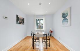 7-zimmer haus in der stadt in Scarborough, Kanada. C$1 521 000
