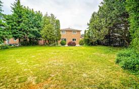 9-zimmer haus in der stadt in Scarborough, Kanada. C$1 967 000
