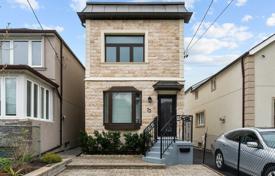 4-zimmer haus in der stadt in East York, Kanada. C$1 511 000