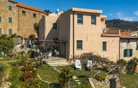 16-zimmer villa 447 m² in Ligurien, Italien. 1 500 000 €