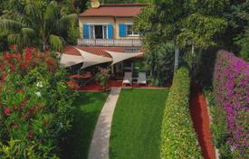 8-zimmer villa 200 m² in Èze, Frankreich. 2 600 000 €