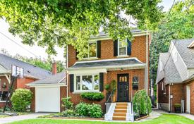 4-zimmer haus in der stadt in East York, Kanada. C$1 870 000