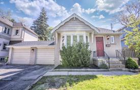 4-zimmer haus in der stadt in North York, Kanada. C$1 820 000