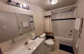 7-zimmer haus in der stadt in North York, Kanada. C$2 208 000