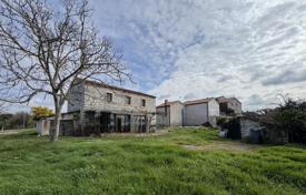 2-zimmer haus in der stadt 152 m² in Umag, Kroatien. 330 000 €