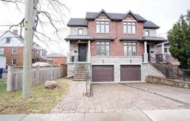 4-zimmer stadthaus in Etobicoke, Kanada. C$2 008 000