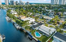 Haus in der Stadt – Hallandale Beach, Florida, Vereinigte Staaten. $2 580 000