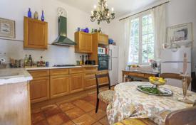Einfamilienhaus – Grasse, Côte d'Azur, Frankreich. 900 000 €