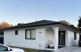 4-zimmer haus in der stadt 137 m² in Miami Gardens, Vereinigte Staaten. $440 000